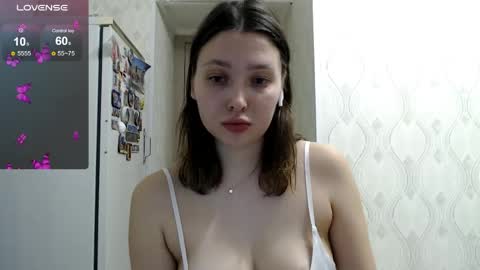 Snapshot of genev__ievee chatting on 05/04/26, 06:26 genev__ievee online show from 05/04/26, 06:26