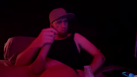 Snapshot of genitalwars chatting on 11/15/25, 01:51 genitalwars online show from 11/15/25, 01:51