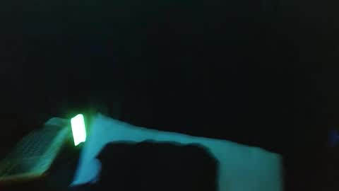 Snapshot of genitalwars chatting on 12/21/25, 11:01 genitalwars online show from 12/21/25, 11:01