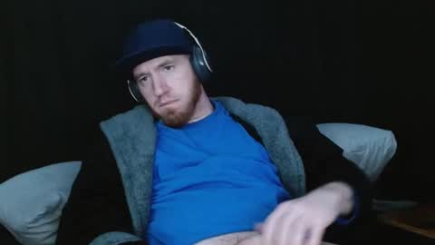 Snapshot of genitalwars chatting on 02/03/26, 03:15 genitalwars online show from 02/03/26, 03:15