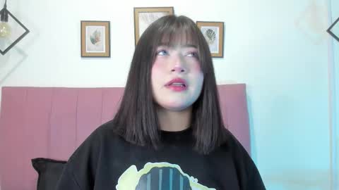 Sofia online show from 11/19/25, 03:50