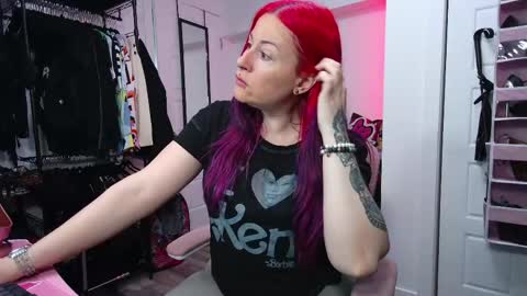 Snapshot of gennyrock chatting on 05/06/26, 03:39 Genny Rock and online show from 05/06/26, 03:39