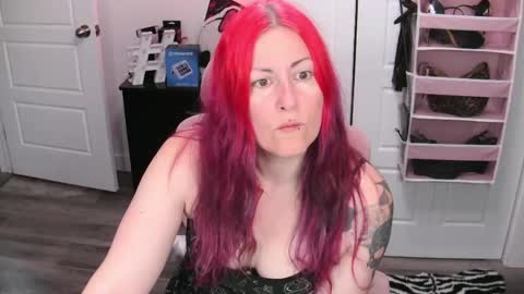 Snapshot of gennyrock chatting on 06/07/26, 01:15 Genny Rock and online show from 06/07/26, 01:15