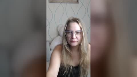 Snapshot of gentle69girl chatting on 11/25/25, 03:06 Alice online show from 11/25/25, 03:06