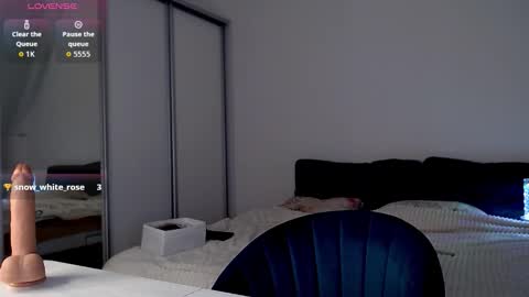 Snapshot of gentle__woman chatting on 11/24/25, 03:39 Chrisa online show from 11/24/25, 03:39