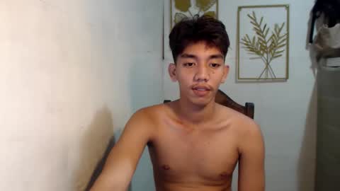 Snapshot of gentlemanlustx chatting on 11/04/25, 10:09 Rayl online show from 11/04/25, 10:09