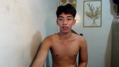 Snapshot of gentlemanlustx chatting on 11/11/25, 07:41 Rayl online show from 11/11/25, 07:41
