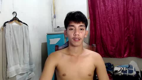 Snapshot of gentlemanlustx chatting on 03/01/26, 03:58 Rayl online show from 03/01/26, 03:58