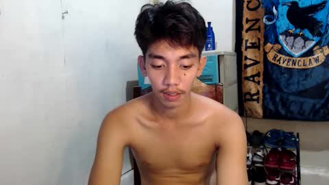 Snapshot of gentlemanlustx chatting on 03/04/26, 09:48 Rayl online show from 03/04/26, 09:48