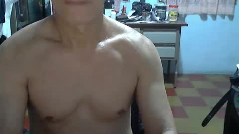 Snapshot of genuino2019 chatting on 11/23/25, 12:43 Genuino online show from 11/23/25, 12:43