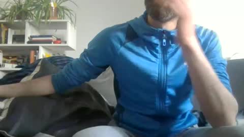 Snapshot of geon2xx chatting on 03/02/25, 08:27 Geon online show from 03/02/25, 08:27