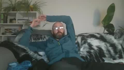 Snapshot of geon2xx chatting on 09/25/25, 10:02 Geon online show from 09/25/25, 10:02