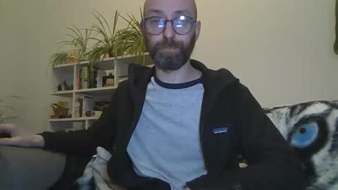 Snapshot of geon2xx chatting on 11/08/25, 05:34 Geon online show from 11/08/25, 05:34