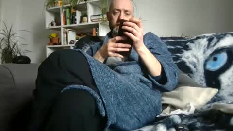 Snapshot of geon2xx chatting on 11/09/25, 12:36 Geon online show from 11/09/25, 12:36