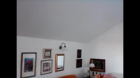 Snapshot of georg1412 chatting on 12/18/25, 01:50 georg1412 online show from 12/18/25, 01:50