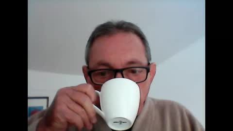 Snapshot of georg1412 chatting on 01/08/26, 11:23 georg1412 online show from 01/08/26, 11:23