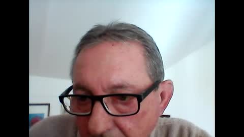 Snapshot of georg1412 chatting on 05/04/26, 09:05 georg1412 online show from 05/04/26, 09:05