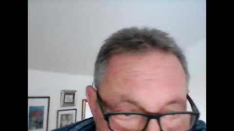 Snapshot of georg1412 chatting on 05/24/26, 05:29 georg1412 online show from 05/24/26, 05:29