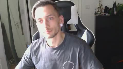 georgek0011 online show from 05/15/26, 06:04