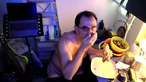 Snapshot of georgempt chatting on 01/12/25, 01:27 georgempt online show from 01/12/25, 01:27