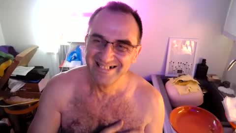 Snapshot of georgempt chatting on 02/10/25, 02:26 georgempt online show from 02/10/25, 02:26