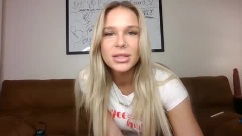 Snapshot of georgiawildxo chatting on 02/04/25, 01:23 georgiawildxo online show from 02/04/25, 01:23
