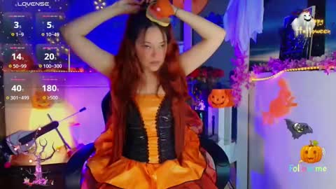 georgina_moschino online show from 10/31/25, 10:55