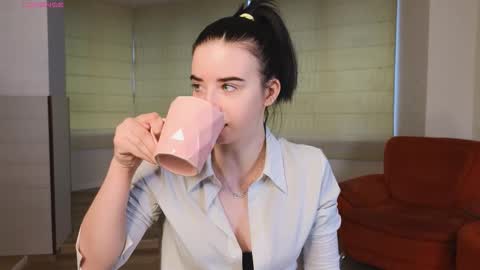 My name is Kelly online show from 10/12/25, 03:05