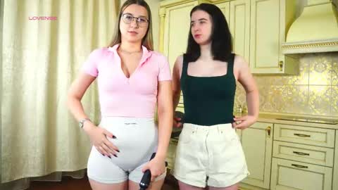 My name is Kelly online show from 11/11/25, 03:06