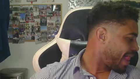 geovannygarrido91 online show from 12/22/25, 07:00