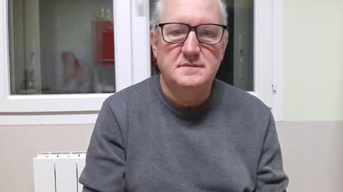 Snapshot of gerardlp131313 chatting on 10/31/25, 08:10 gerardlp131313 online show from 10/31/25, 08:10