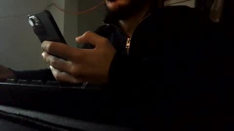 Snapshot of germanlatino02 chatting on 11/15/25, 01:07 teo online show from 11/15/25, 01:07