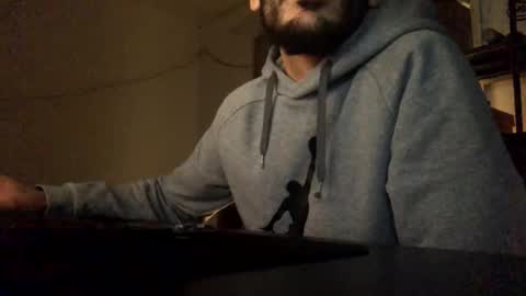 Snapshot of germanlatino02 chatting on 11/18/25, 08:35 teo online show from 11/18/25, 08:35