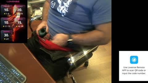 Snapshot of geronimo_431 chatting on 12/01/24, 09:37 Daddy Jokes online show from 12/01/24, 09:37