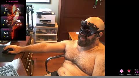 Snapshot of geronimo_431 chatting on 11/14/25, 05:11 Daddy Jokes online show from 11/14/25, 05:11