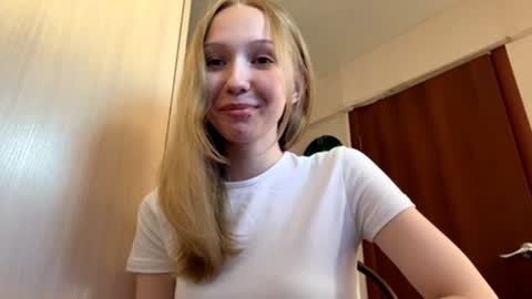 Sophie online show from 06/16/26, 04:37