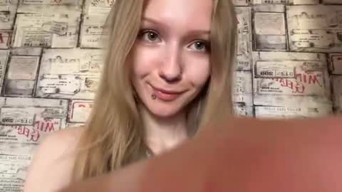Snapshot of gertrudeuran chatting on 07/29/26, 05:16 Sophie online show from 07/29/26, 05:16