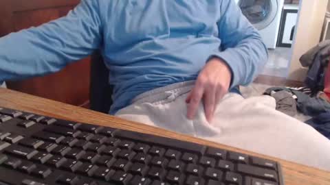 Snapshot of gethoggy chatting on 10/28/25, 07:16 gethoggy online show from 10/28/25, 07:16