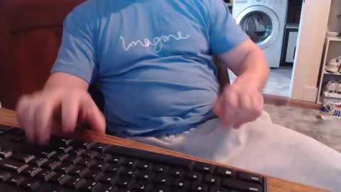 Snapshot of gethoggy chatting on 11/14/25, 02:49 gethoggy online show from 11/14/25, 02:49