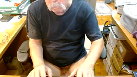 Snapshot of gfhdhr2 chatting on 03/04/25, 06:15 gfhdhr2 online show from 03/04/25, 06:15