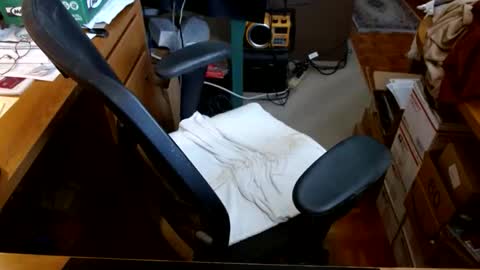 Snapshot of gfhdhr2 chatting on 11/18/25, 03:49 gfhdhr2 online show from 11/18/25, 03:49