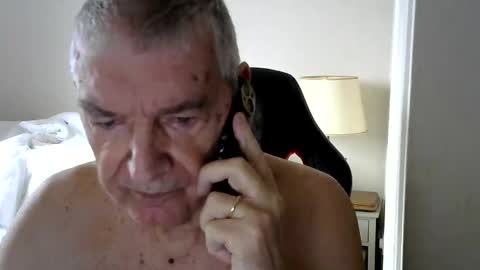 Snapshot of gh1952ma chatting on 12/27/24, 01:18 Gisse online show from 12/27/24, 01:18