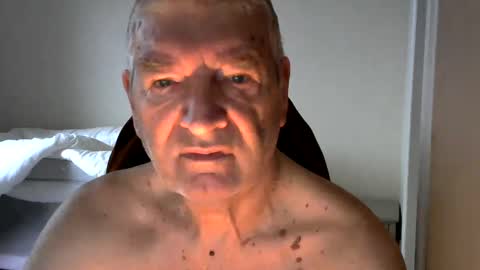 Snapshot of gh1952ma chatting on 01/06/25, 09:19 Gisse online show from 01/06/25, 09:19