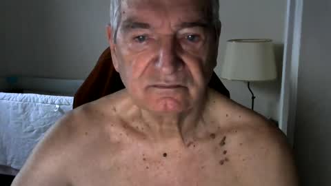 Snapshot of gh1952ma chatting on 01/22/25, 11:23 Gisse online show from 01/22/25, 11:23