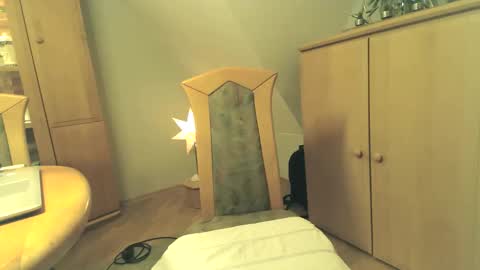 Snapshot of gh1969 chatting on 11/27/25, 03:47 gh1969 online show from 11/27/25, 03:47