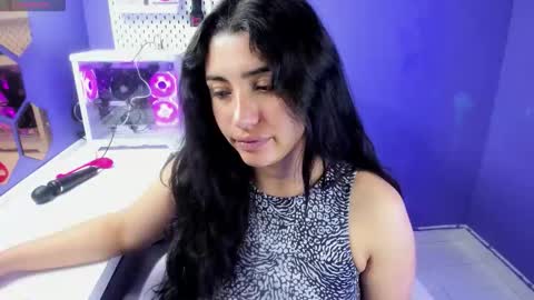 Danna Astrom online show from 12/03/25, 12:40