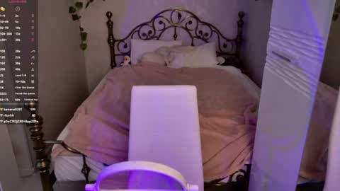 Snapshot of ghost_girlyy chatting on 04/18/26, 07:56 violeta online show from 04/18/26, 07:56