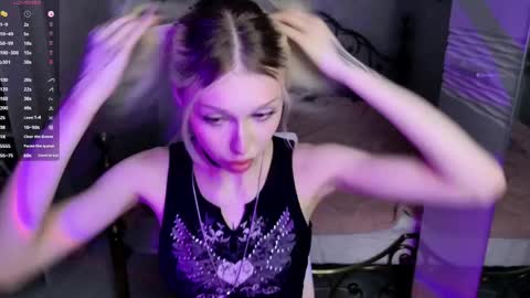 Snapshot of ghost_girlyy chatting on 04/30/26, 04:24 violeta online show from 04/30/26, 04:24