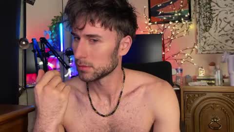 Snapshot of ghostdaddy9 chatting on 11/01/25, 02:35 big boy ghost face online show from 11/01/25, 02:35