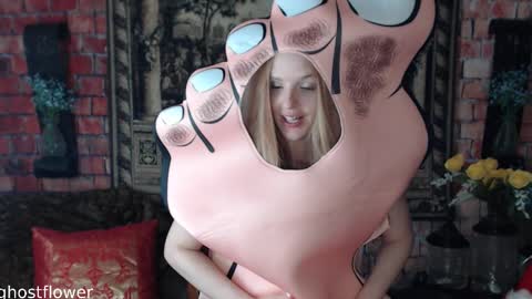 ghostflower online show from 10/31/25, 06:20